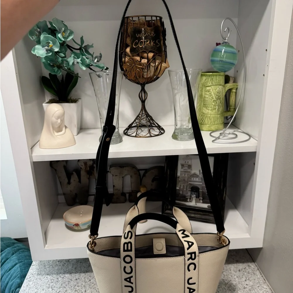Marc Jacobs Small Leather Tote - Picture 11 of 13